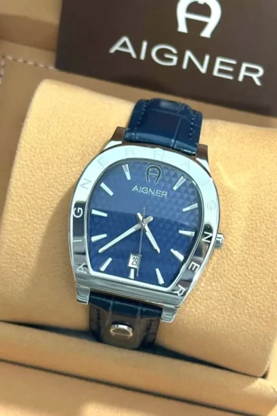 ساعة اقنر جلد