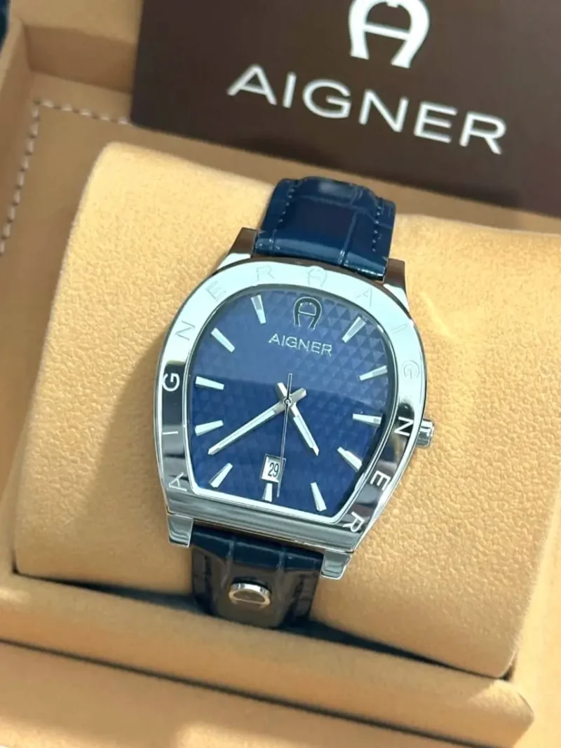 ساعة اقنر جلد