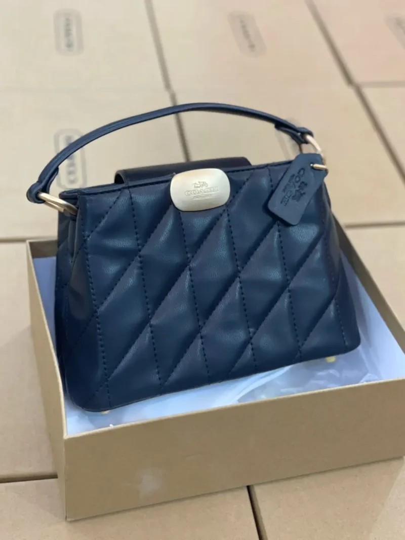 شنطه كوتش اليزا كحلي