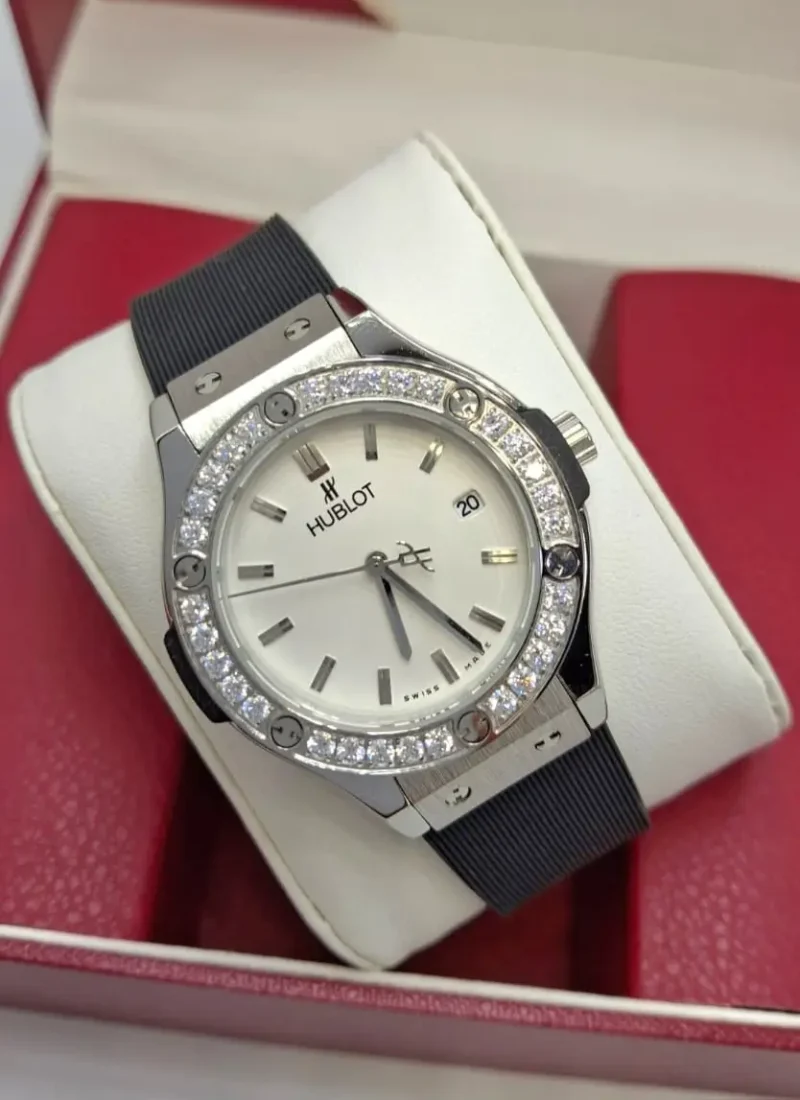 ساعة هوبلت جلد النسائية