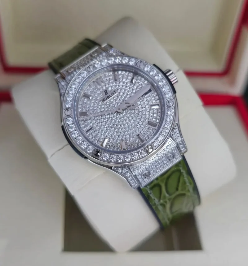 ساعه هوبلت نسائي الخضراء