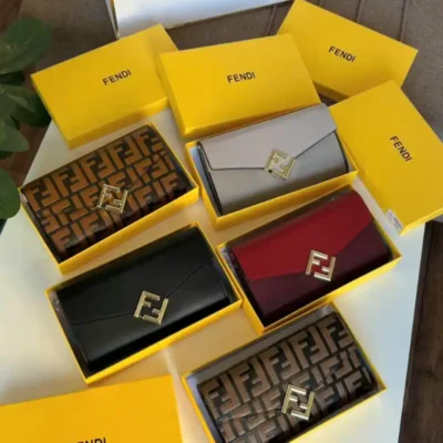 شنط فندي حجم صغير