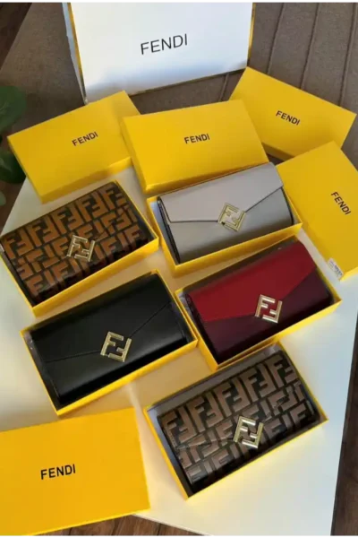 شنط فندي حجم صغير