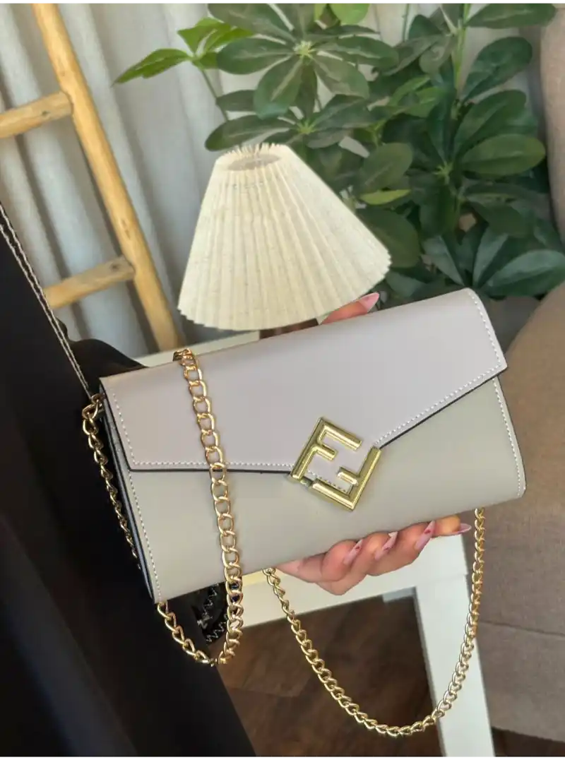 شنطة فندي مستطيله صغيره