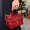 شنطة مكياج جلد احمر