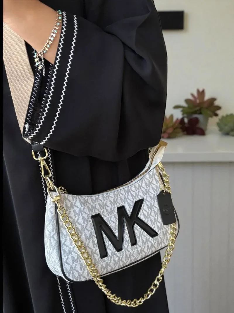 شنطه مايكل كورس ميديم