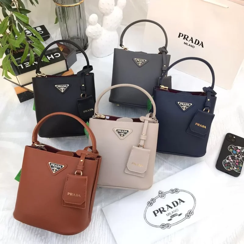 موديلات شنط برادا