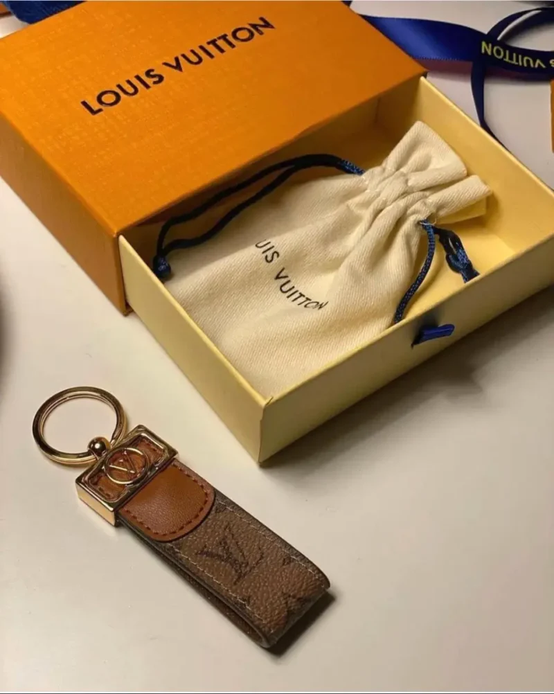 ميدالية مفاتيح سيارة لويس فيتون