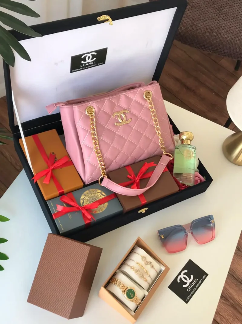 هدايا شانيل نسائية