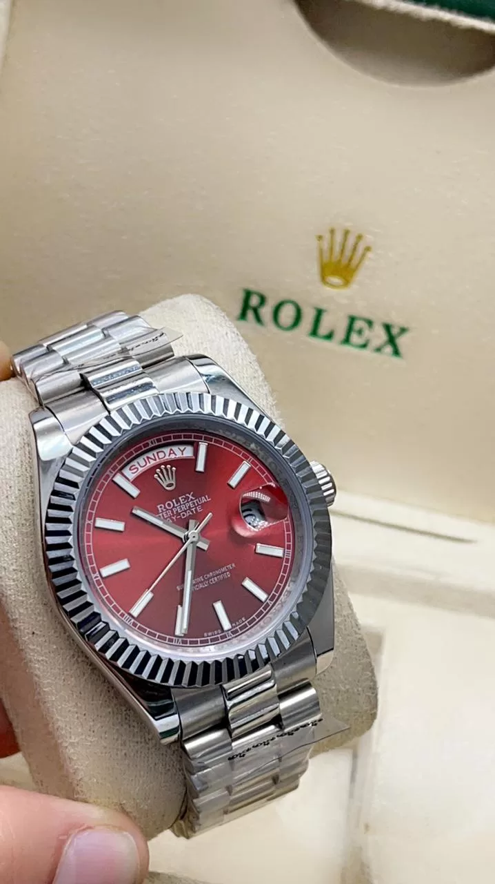 ساعة رولكس مينا احمر