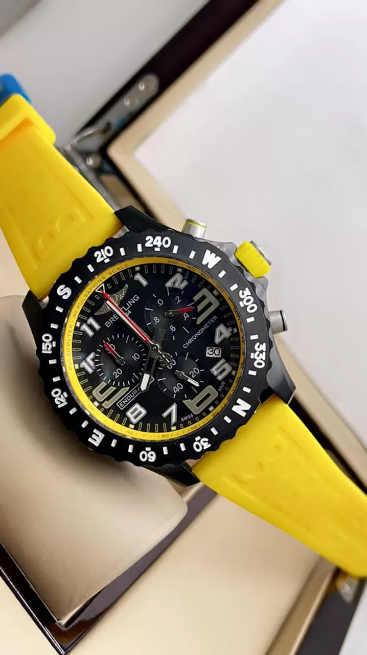 ساعة رجالية صفراء