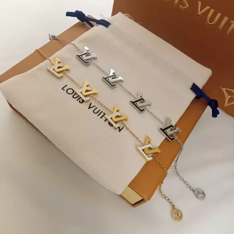 اسوارة louis vuitton