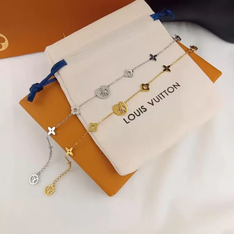 اساور لويس فيتون الرياض