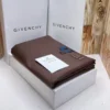 ثوب جيفنشي بني