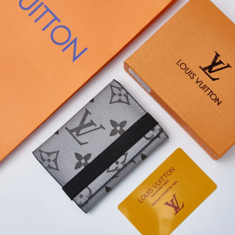 بوك لويس فيتون