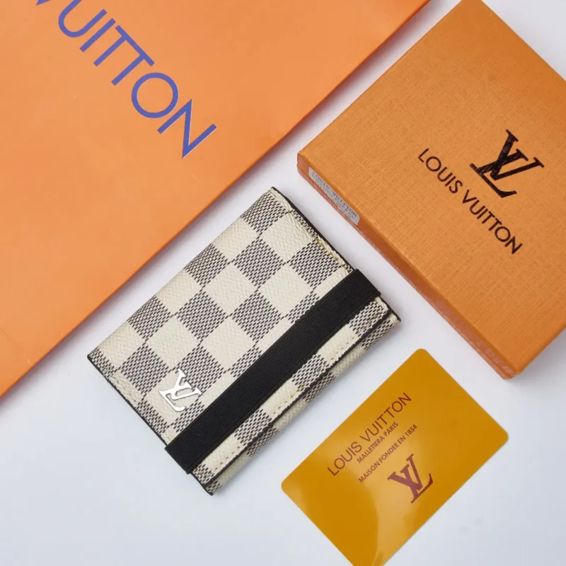 محفظة لويس فيتون ابيض