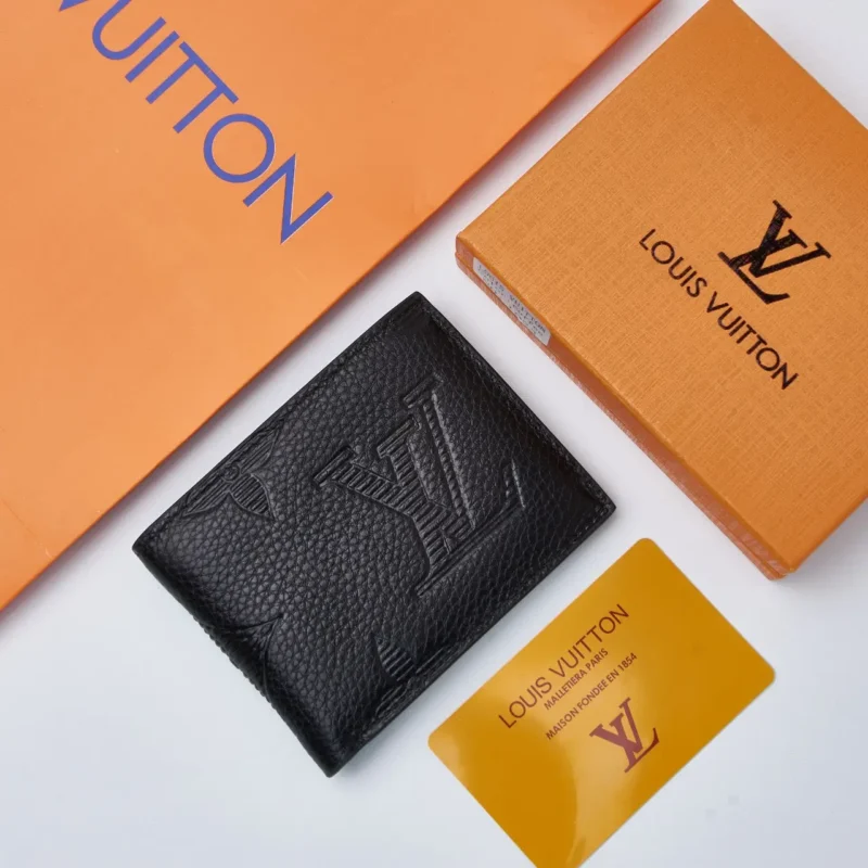 بوك لويس فيتون اسود