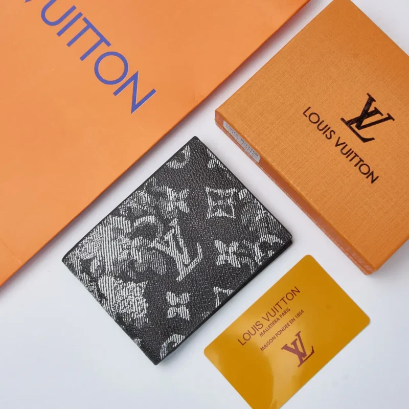 محفظة لويس فيتون درجة اولى