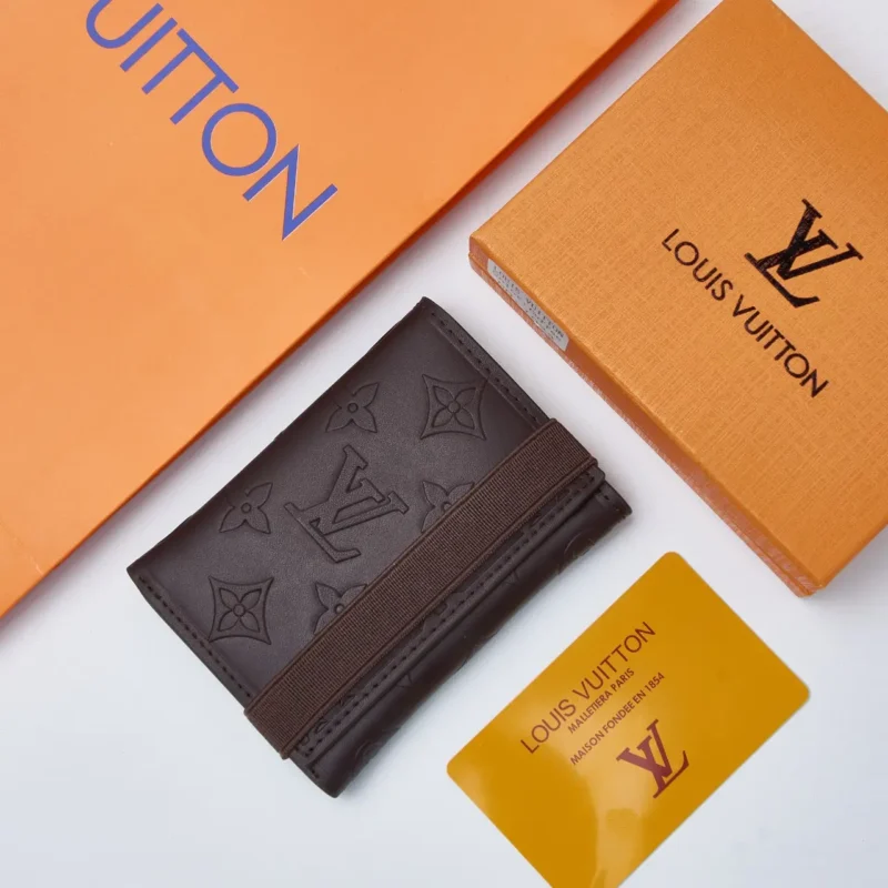 محفظة لويس فيتون بني