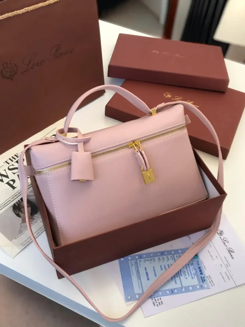 شنطة لورو بيانا وردي