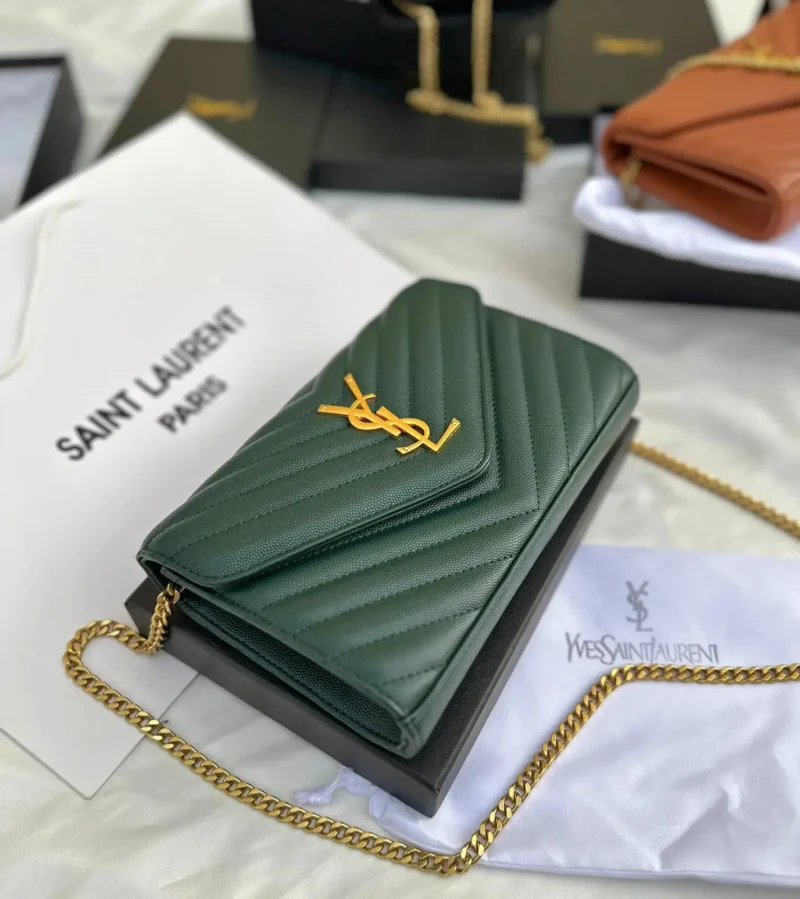 شنطة سان لوران خضراء