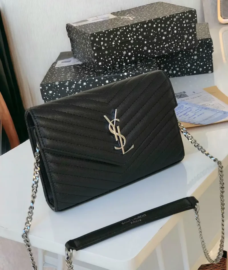 اف سان لوران شنط كلاتش