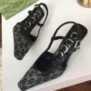 كعب قوتشي اسود
