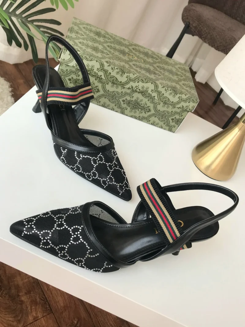 كعب قوتشي كلاسيك