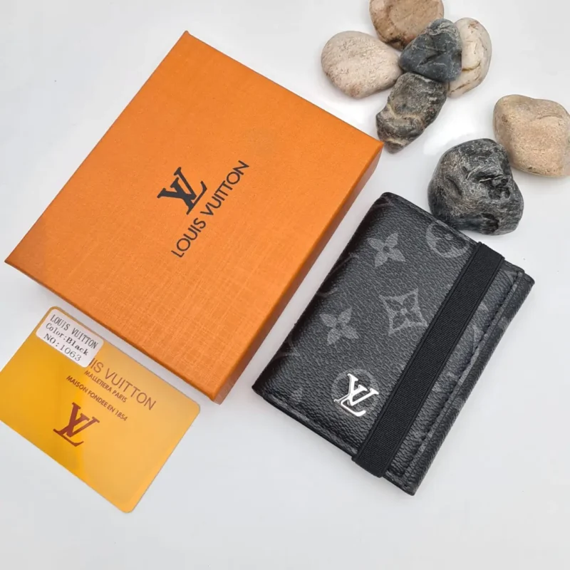 بوك رجالي ماركه لويس فيتون