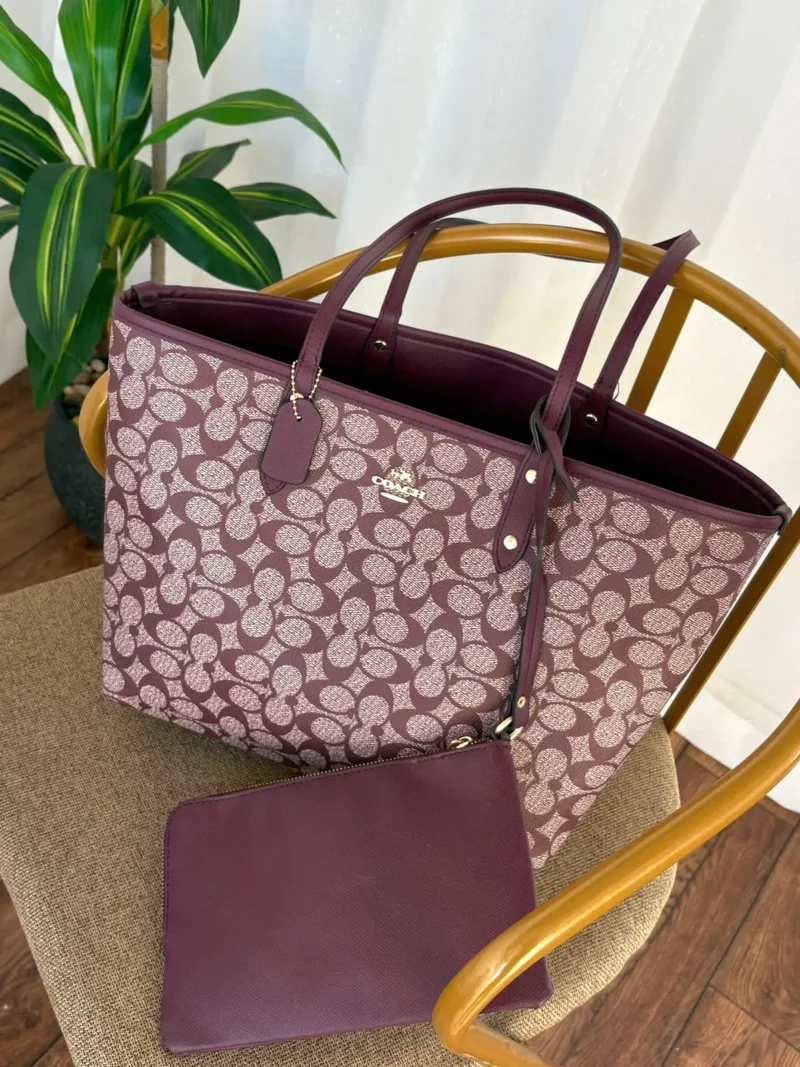 شنطة كوتش دبل فيس