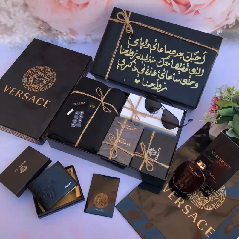 طقم هدية رجالي ثوب ونظارة وبوك