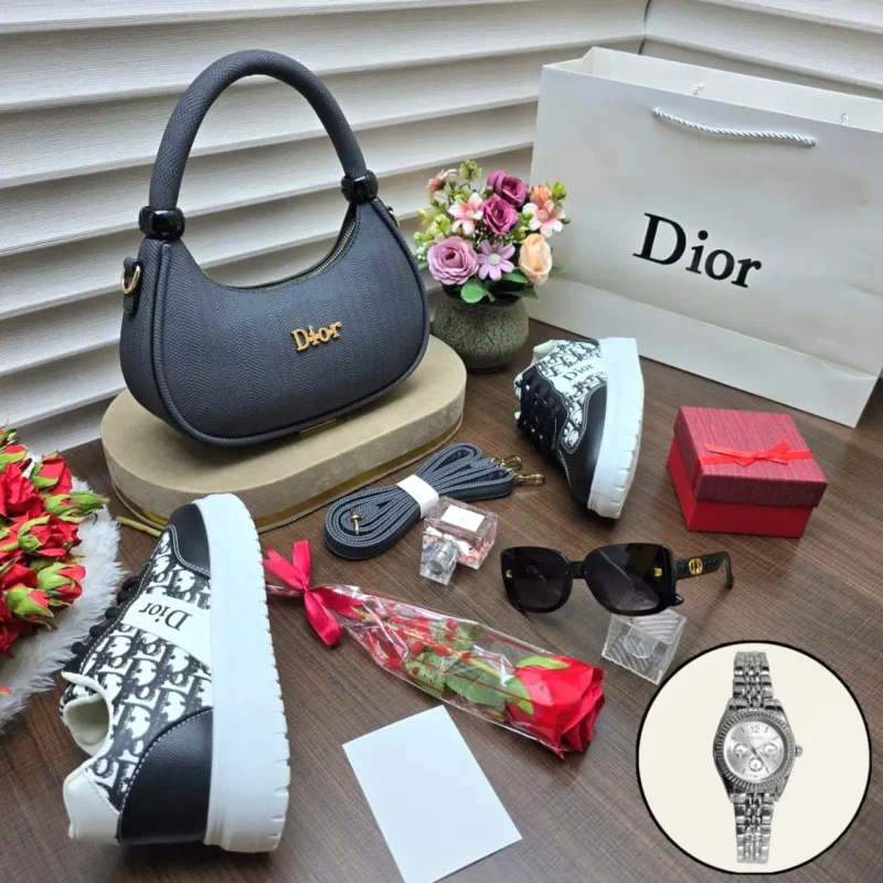 بكج شنطة مع شوز ماركة ديور