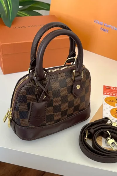 شنطه لويس فيتون الما ماستر