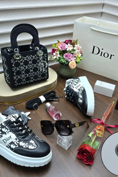 طقم شنطة مع شوز ديور