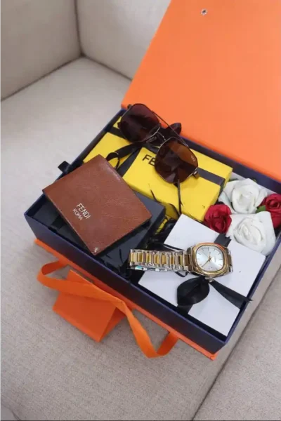طقم هدية رجالي ماركة فندي
