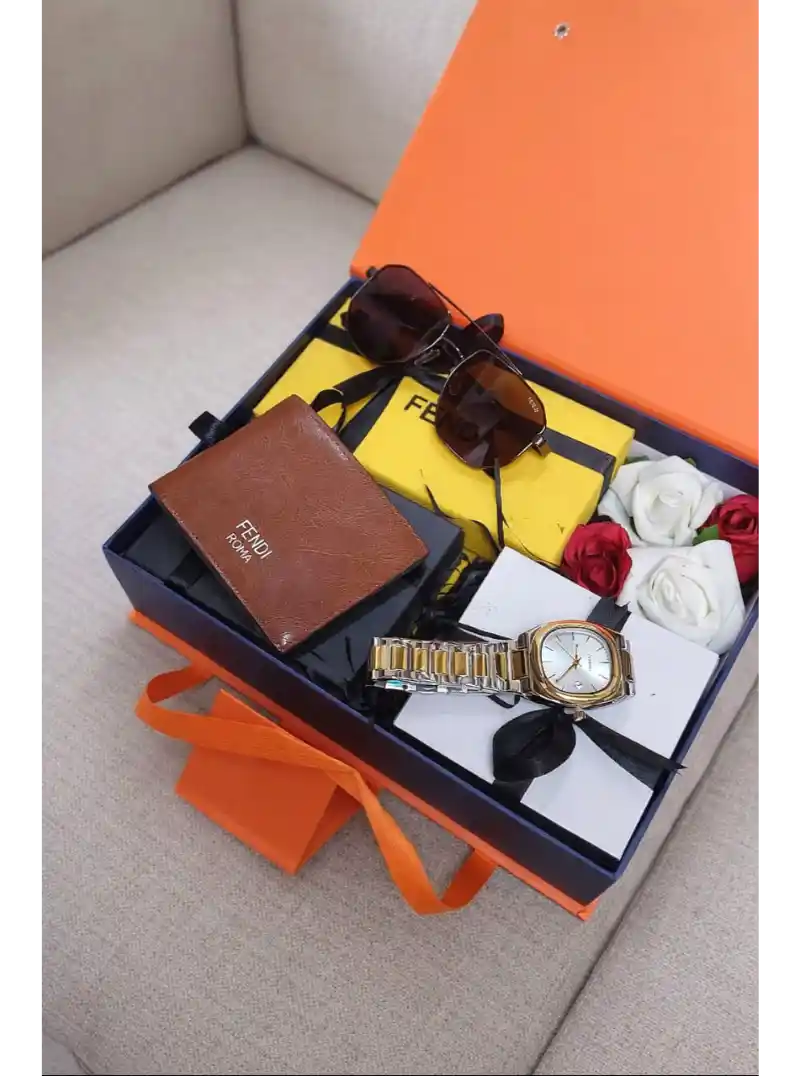 طقم هدية رجالي ماركة فندي