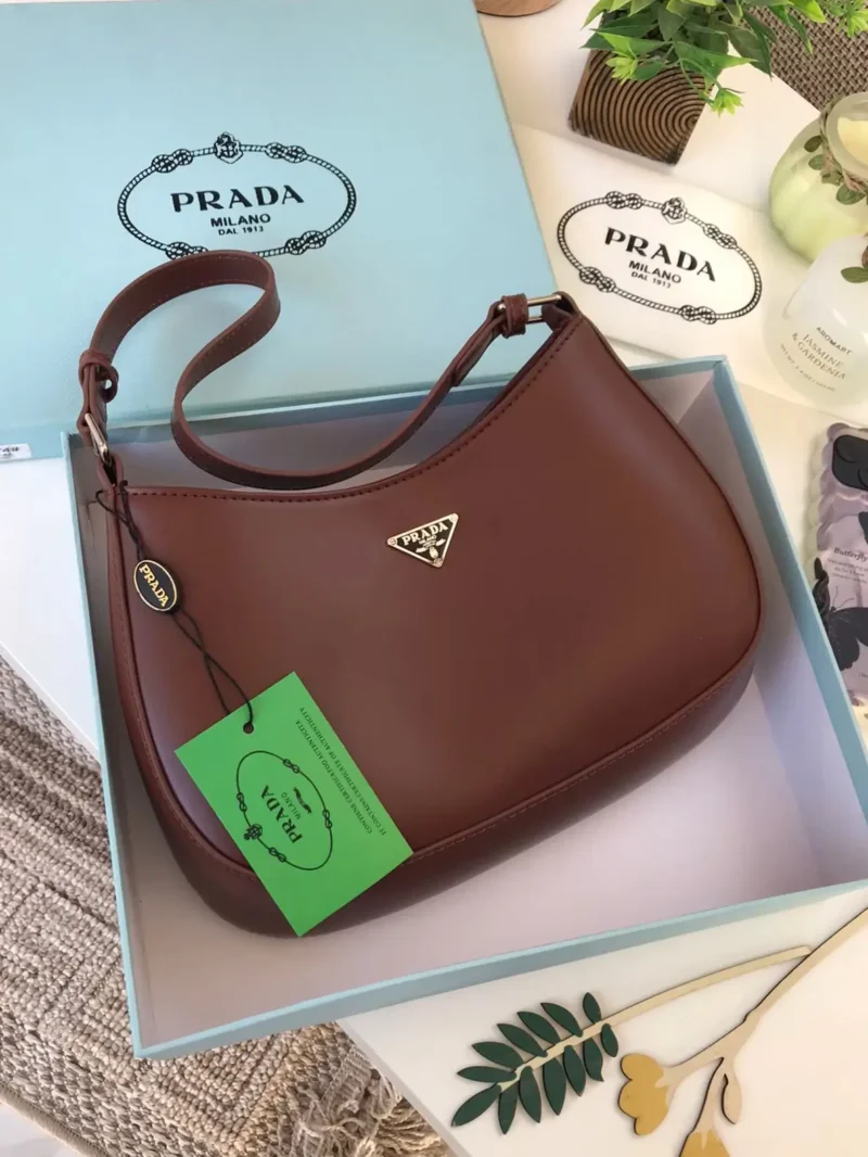 شنطة برادا بني