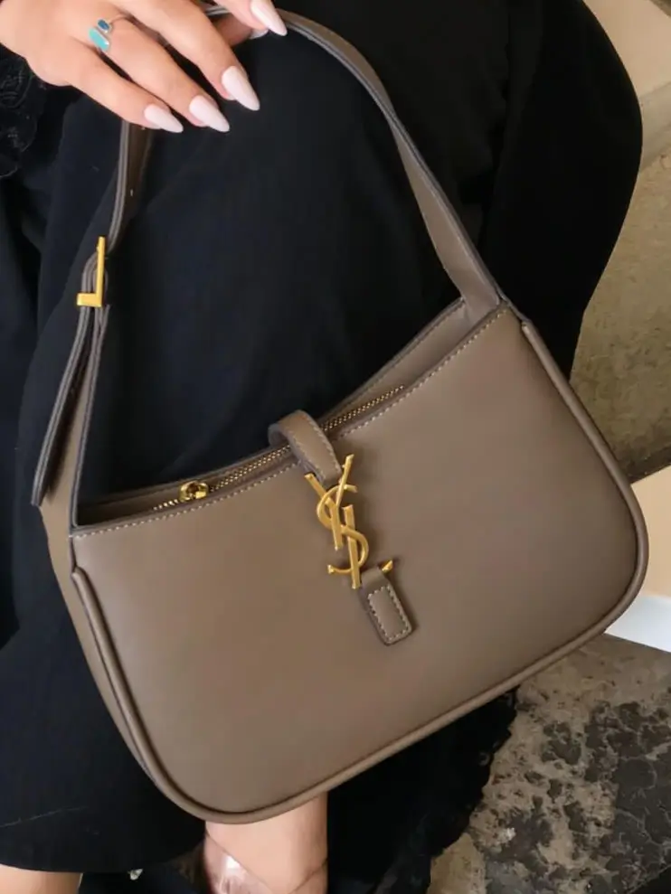 شنطه سان لوران بني