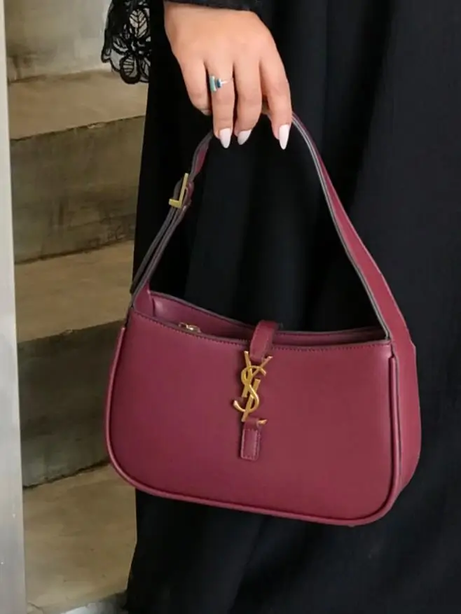 شنطة سان لوران احمر