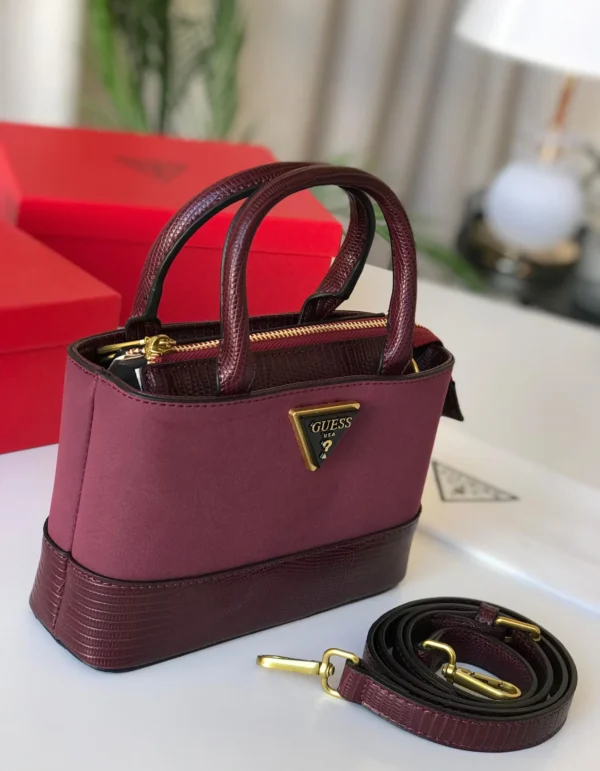 شنطة جيس عنابي