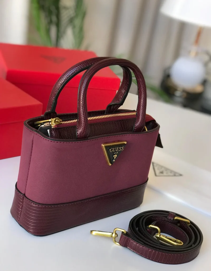 شنطة جيس عنابي