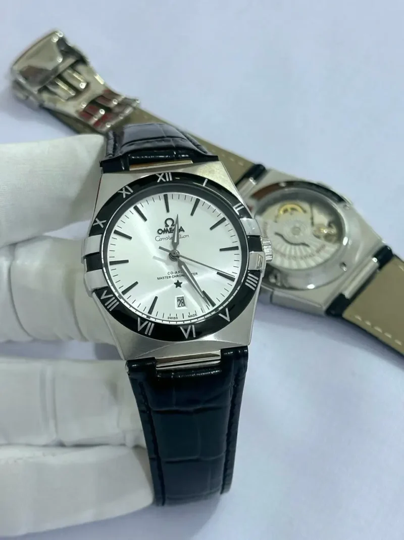 ساعات OMEGA جلد