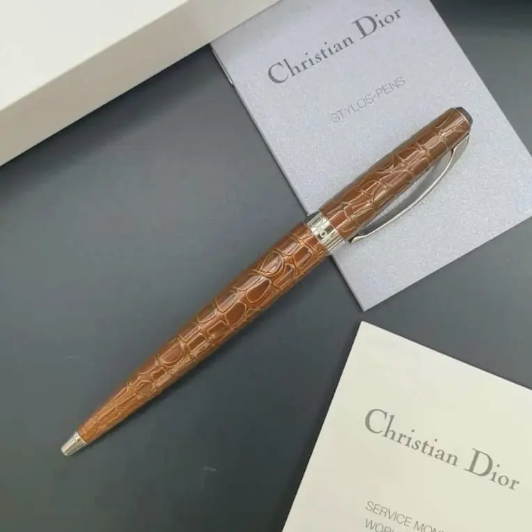هدية قلم رجالي ماركة ديور