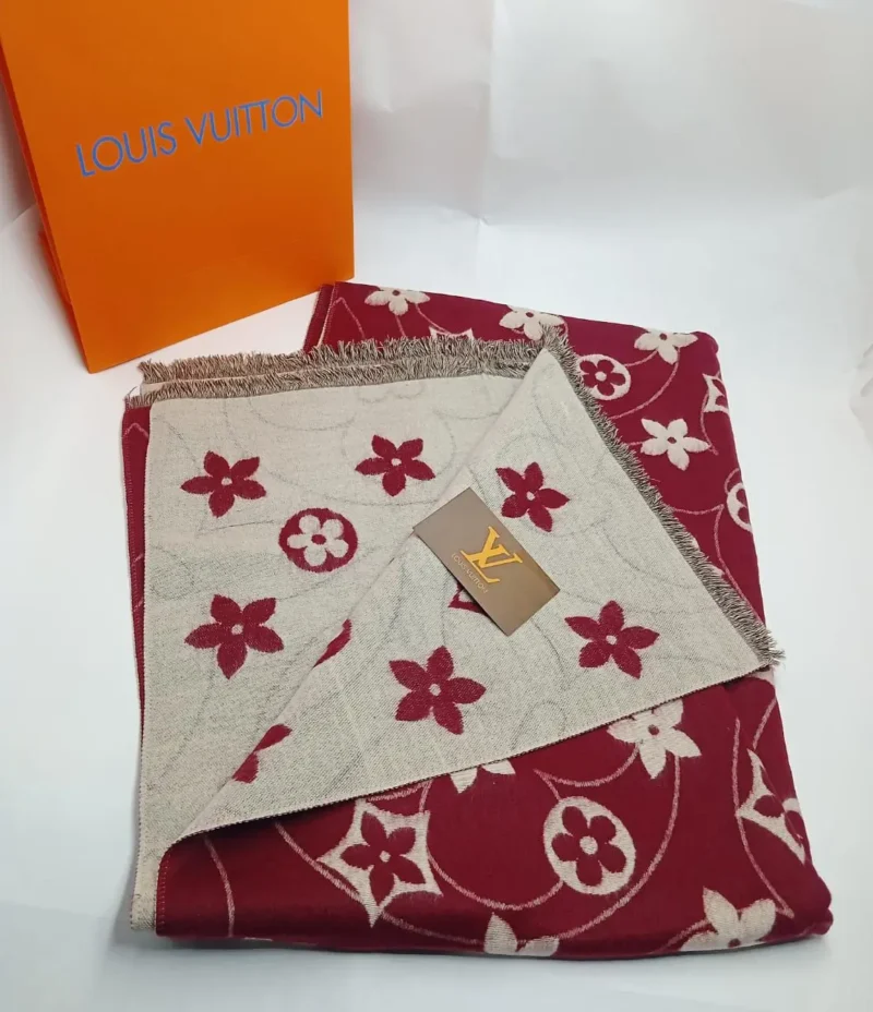 سكارف احمر ترند