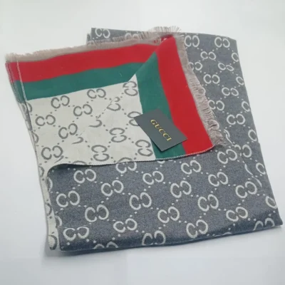 سكارف شتوي ماركه