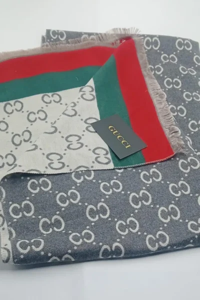 سكارف شتوي ماركه