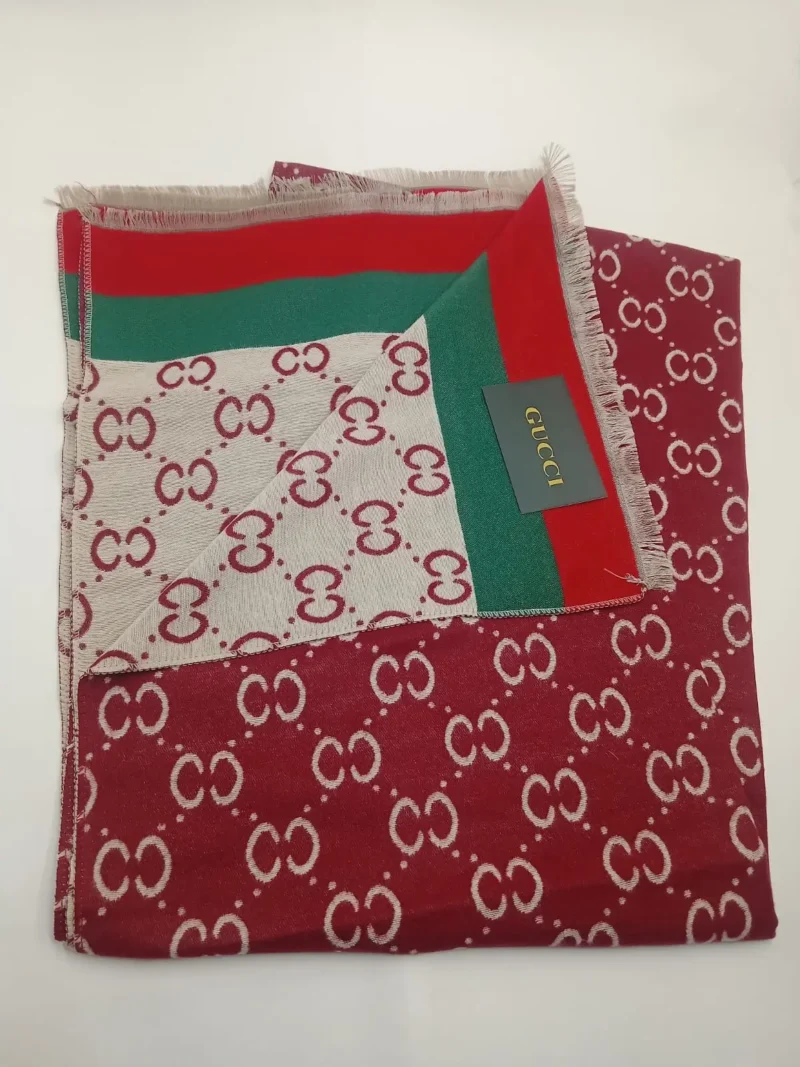 سكارف قوتشي نسائي