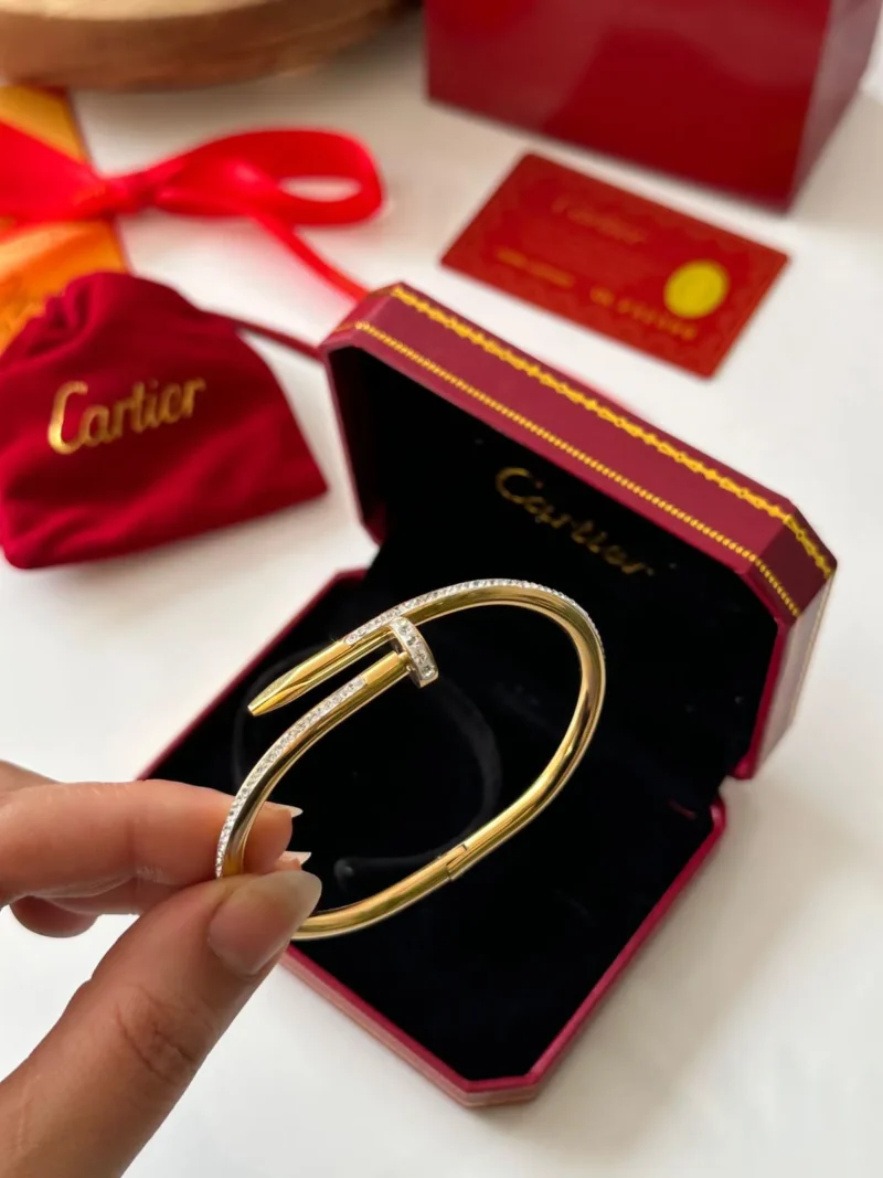 اسواره نسائي كارتير