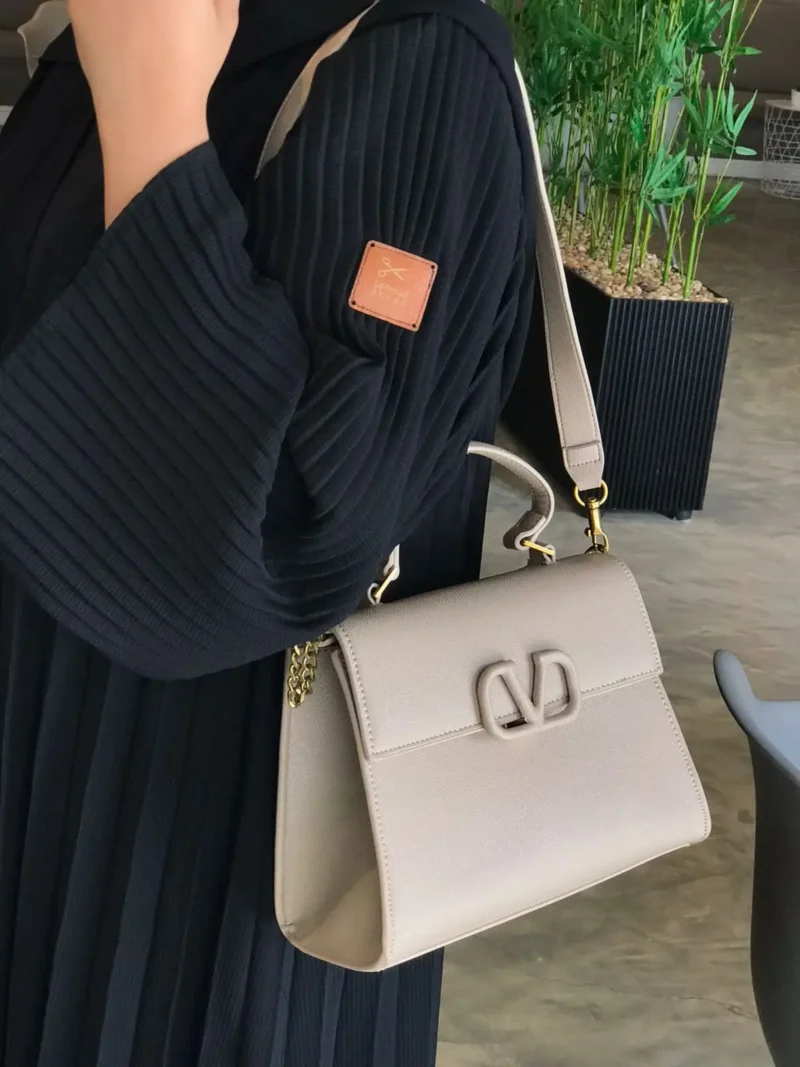 شنط سهره فالنتينو