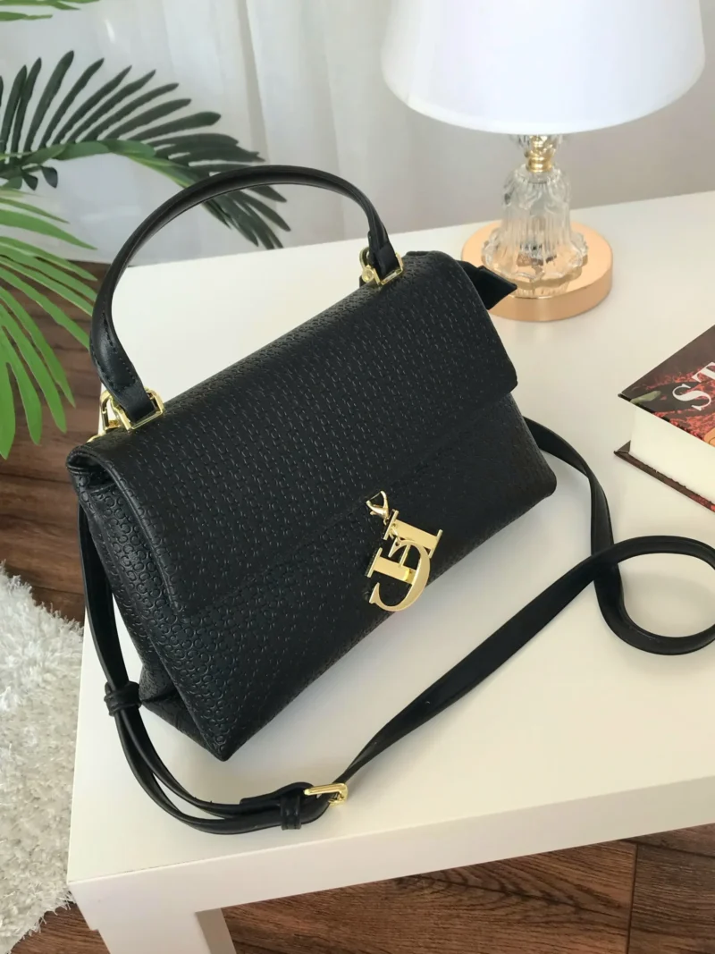 شنطة CH السودا